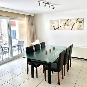 Apartment Sauvignon Centrum Met Garagestaanplaats, Ostende